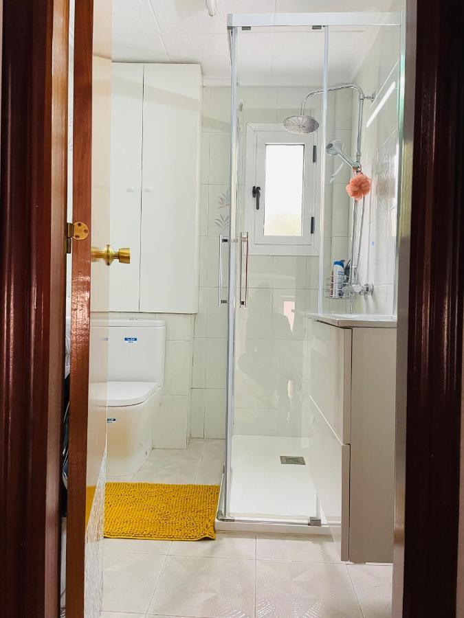 Cozy 2-Bedroom Serviced Apartment With Netflix Sagunto Kültér fotó