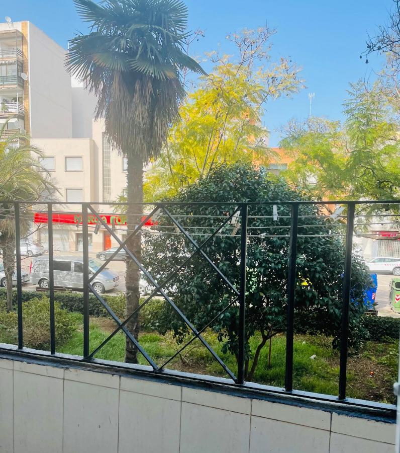 Cozy 2-Bedroom Serviced Apartment With Netflix Sagunto Kültér fotó