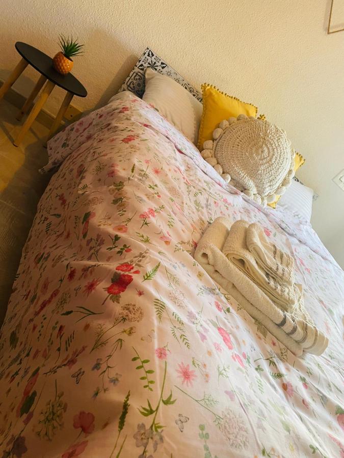 Cozy 2-Bedroom Serviced Apartment With Netflix Sagunto Kültér fotó